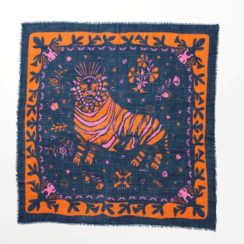 Becksöndergaard Awentian Wita Organic square Wool Scarf - primitive tiger print